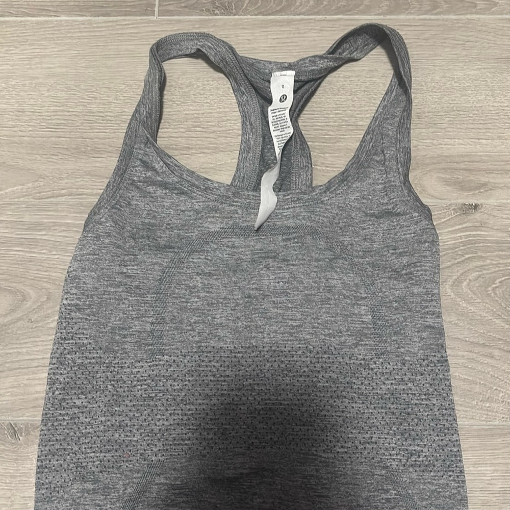 Lululemon grey top